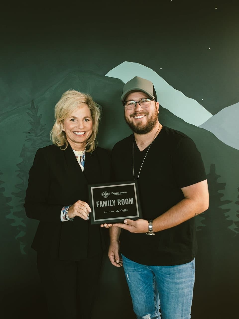 MITCHELL TENPENNY X SARAH CANNON X AMERICAN CANCER SOCIETY X ASHLEY HOME STORE M10 FAMILY ROOM @ AMERICAN CANCER SOCIETY HOPE LODGE